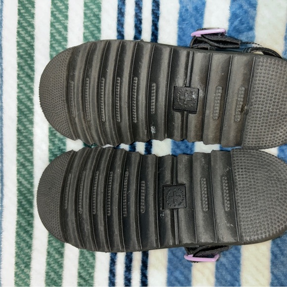 Dr. Martens girls sandals. - Picture 4 of 4
